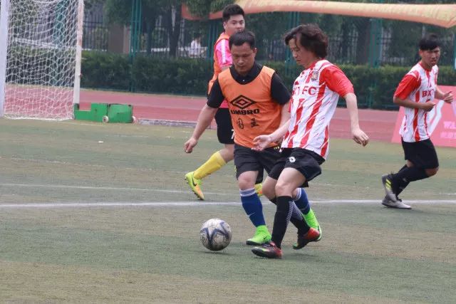 王大雷谢场喊话球迷：你们辛苦 我们会拼尽全力
